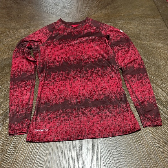 Nike Therma-FIT Women's Long-Sleeve
Thermal Top, Size Medium - Picture 3 of 13